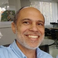 Picture of Roberto Cruz